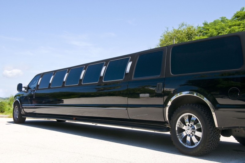 Reasons why People Hire a Limousine Service in Rockford IL